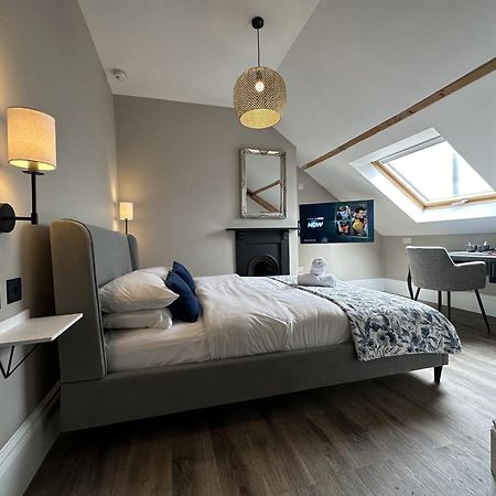 Number One Hundred Bed And Breakfast Cardiff Exteriör bild