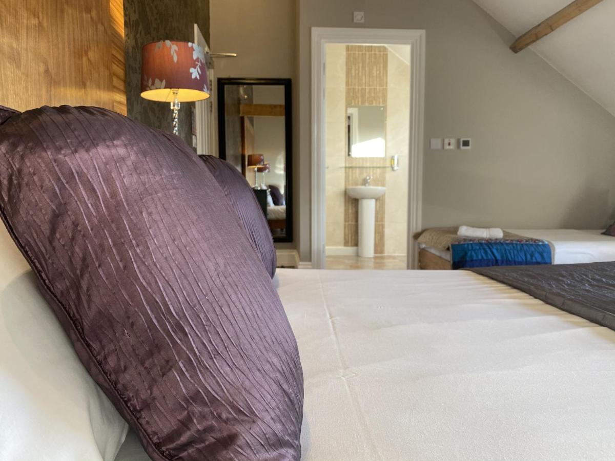 Number One Hundred Bed And Breakfast Cardiff Exteriör bild
