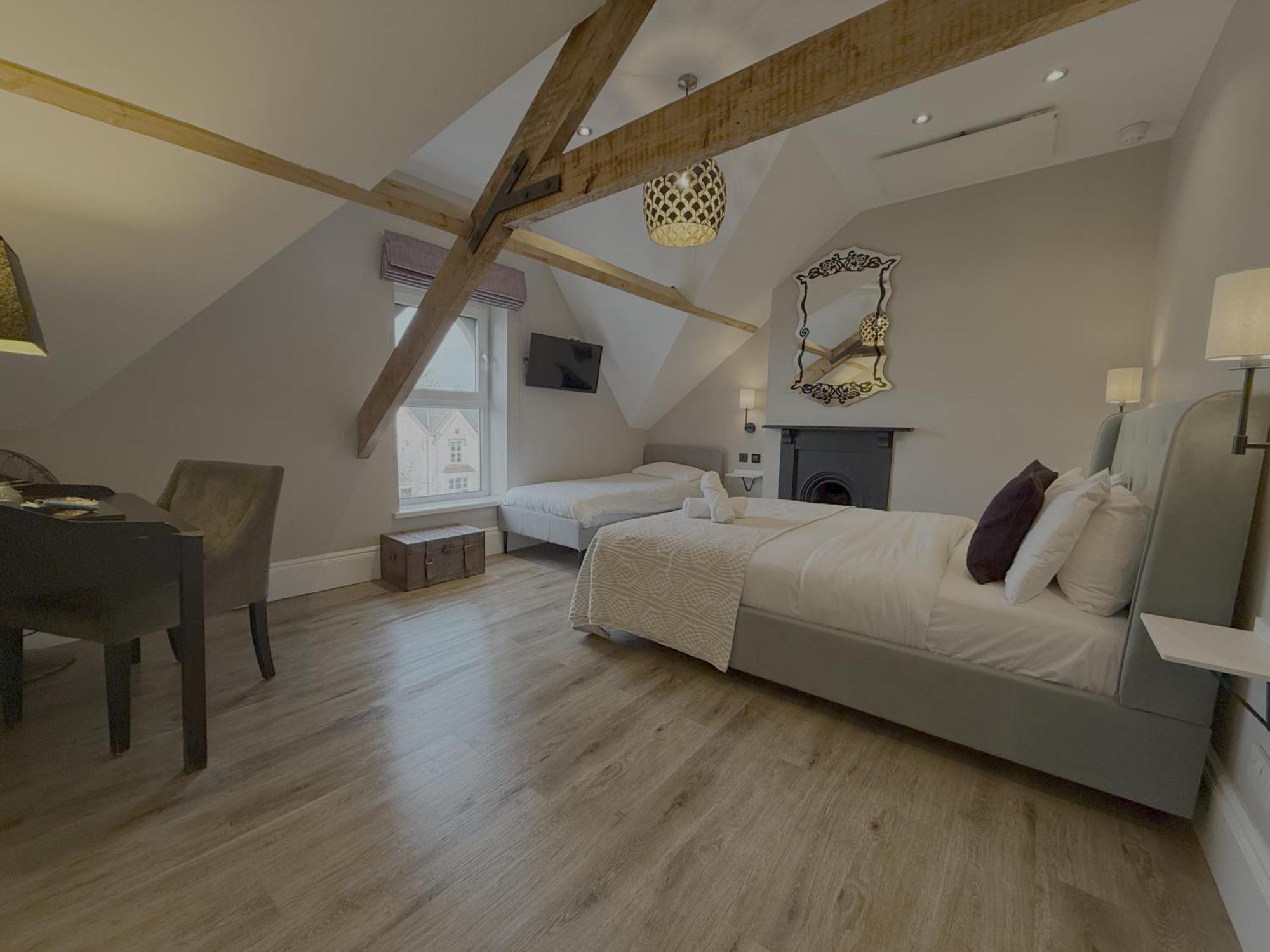 Number One Hundred Bed And Breakfast Cardiff Exteriör bild